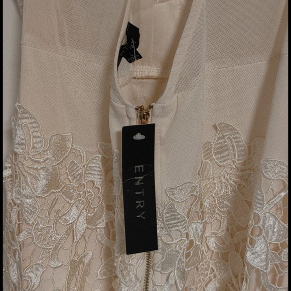 Beautiful ball gown - Picture 8 of 9